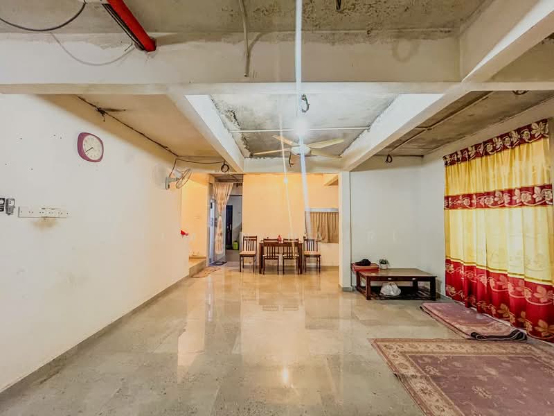 3-storey Terraced House for Sale in Au 1 (Ulu Kelang) - Ilman Nahri - Living Room - PropertyGuru.com.my