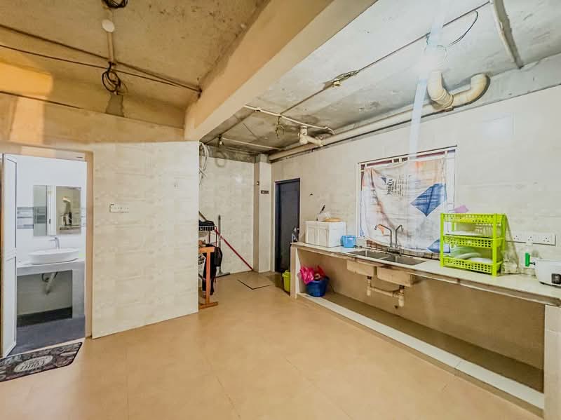 3-storey Terraced House for Sale in Au 1 (Ulu Kelang) - Ilman Nahri - Kitchen - PropertyGuru.com.my