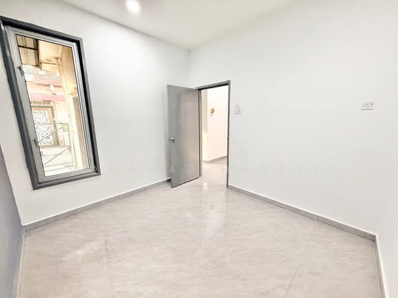 1-storey Terraced House for Sale in Bandar Mahkota (Banting) - Mohamad Hanafi - PropertyGuru.com.my