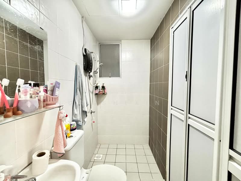 Condominium for Sale at Simfoni 1 - Nurashekin . - Bathroom - PropertyGuru.com.my