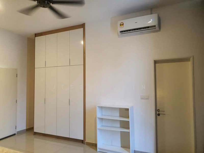 Adira Terraces 2 untuk Untuk Dijual - RM 600,000, Feb 2026 - Bedroom - PropertyGuru.com.my