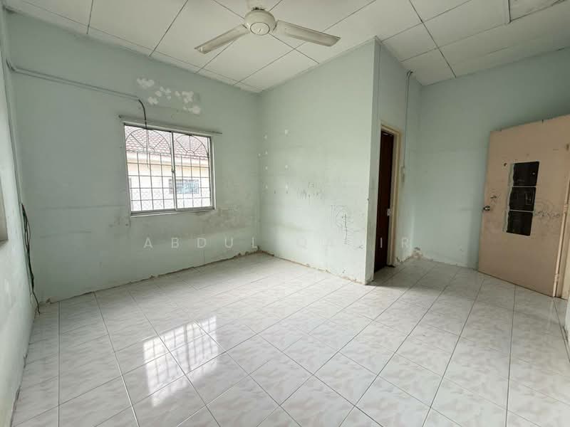 Bungalow for Sale in Bandar Putra Permai (Seri Kembangan) - Abdul Qadir - Interior - PropertyGuru.com.my