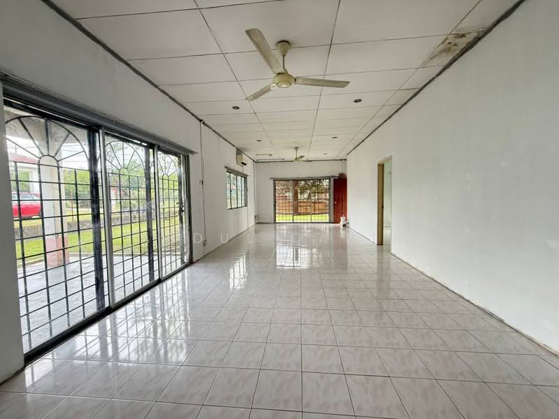 Bungalow for Sale in Bandar Putra Permai (Seri Kembangan) - Abdul Qadir - PropertyGuru.com.my