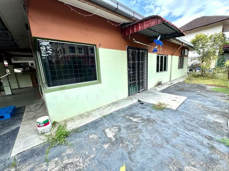 1-storey Terraced House for Sale in Taman Semenyih Indah (Semenyih) - Ammeer Nadzrai - Exterior - PropertyGuru.com.my