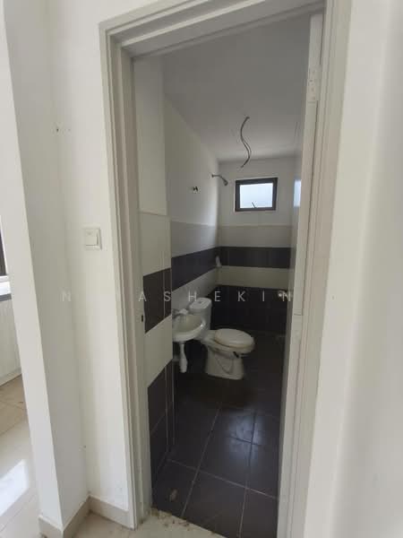 Townhouse for Sale in Bandar Tasik Kesuma (Beranang) - Nurashekin . - Bathroom - PropertyGuru.com.my