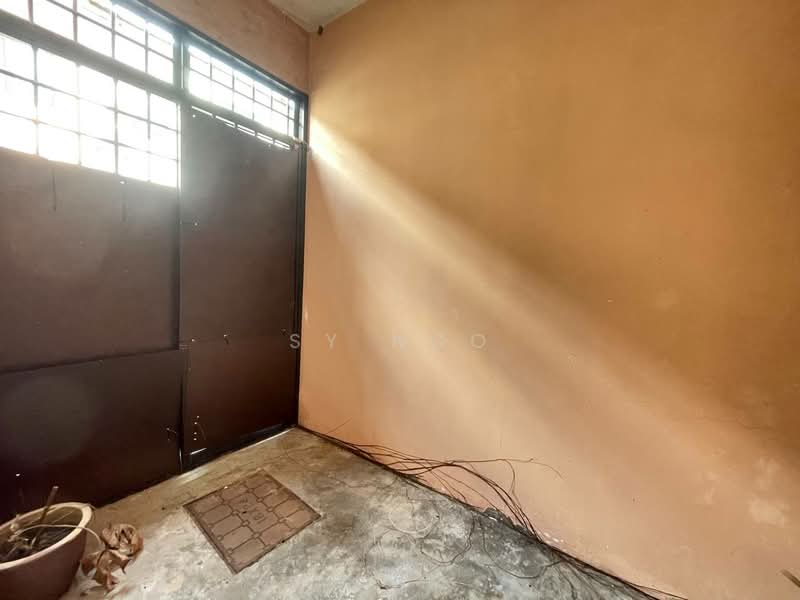 Taman Mount Austin untuk Untuk Disewa - RM 1,800 /bulan, Feb 2026 - Entrance - PropertyGuru.com.my