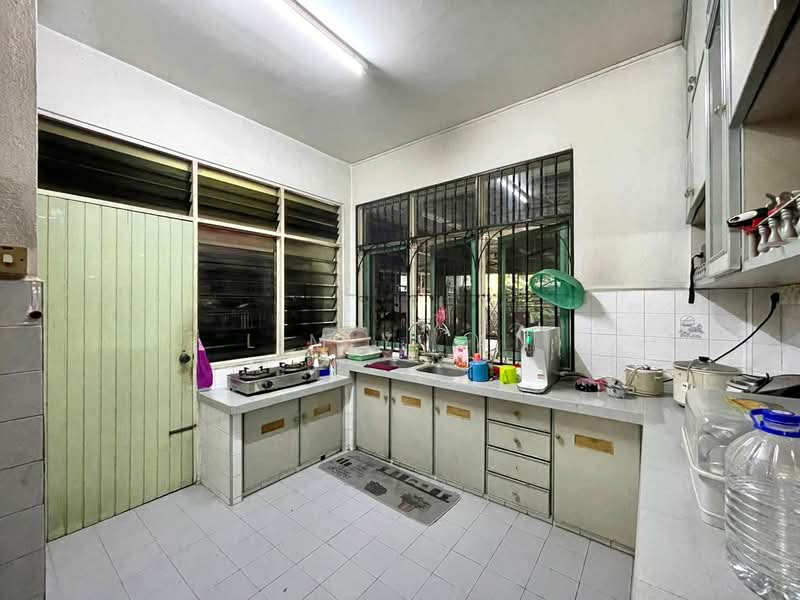 Semi-Detached House for Sale in Kampung Pantai Jerjak (Gelugor) - Lim Yi An - Kitchen - PropertyGuru.com.my