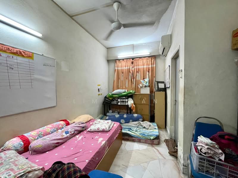 Semi-Detached House for Sale in Kampung Pantai Jerjak (Gelugor) - Lim Yi An - Bedroom - PropertyGuru.com.my