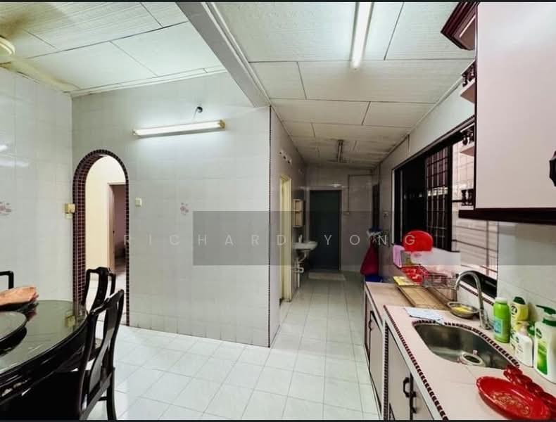 Semi-Detached House for Sale in Taman Johor Jaya (Johor Bahru) - Richard Yong - Kitchen - PropertyGuru.com.my