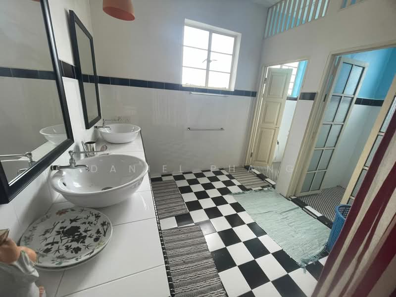 Shop for Sale in George Town (Penang) - Daniel Phang - Bathroom - PropertyGuru.com.my