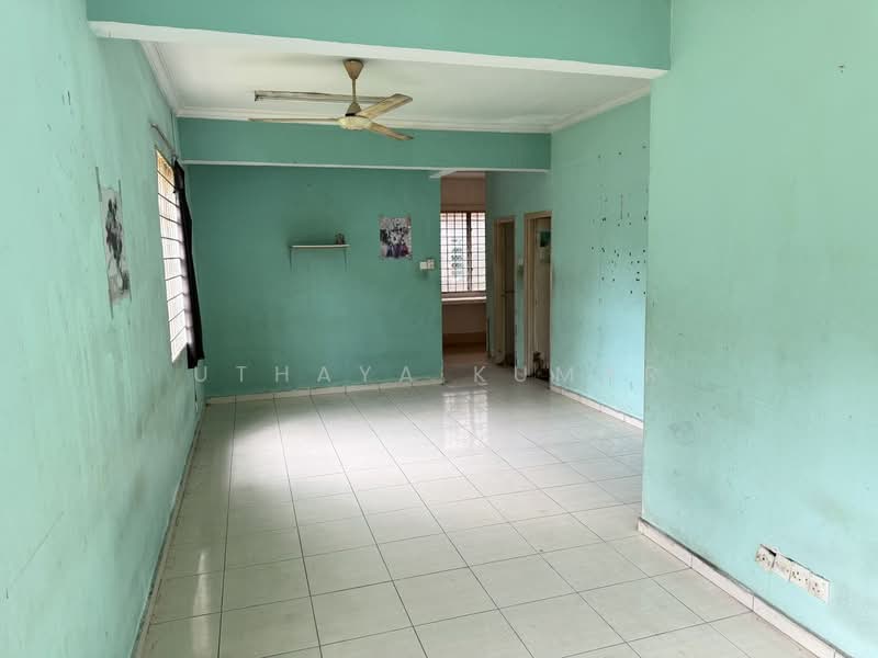Townhouse for Sale in Taman Bayu Permai (Rawang) - Uthaya Kumar - Living Room - PropertyGuru.com.my