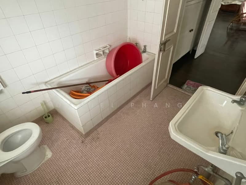 Georgetown 2 storey Bungalow Landed untuk Untuk Dijual - RM 40,000,000, Feb 2026 - Bathroom - PropertyGuru.com.my