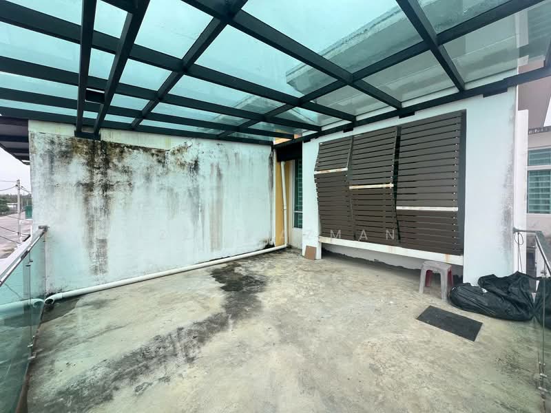 2-storey Terraced House for Sale in Taman Jack Bandar Baru Kuantan Putri (Kuantan) - Izzat Azman - Balcony - PropertyGuru.com.my