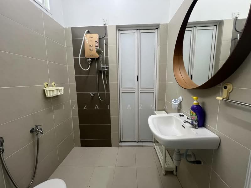 2-storey Terraced House for Sale in Taman Jack Bandar Baru Kuantan Putri (Kuantan) - Izzat Azman - Bathroom - PropertyGuru.com.my