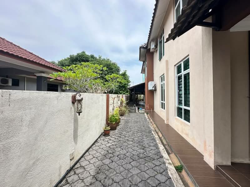 Bungalow for Sale in Kuantan (Pahang) - Hamizah . - PropertyGuru.com.my