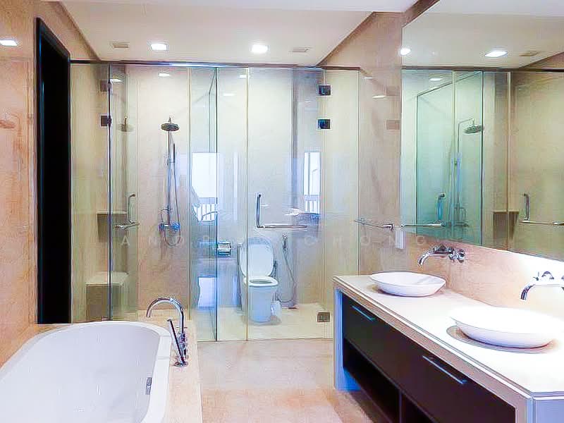 Straits Quay (The Suites at Waterside) untuk Untuk Disewa - RM 4,500 /bulan, Apr 2026 - Bathroom - PropertyGuru.com.my