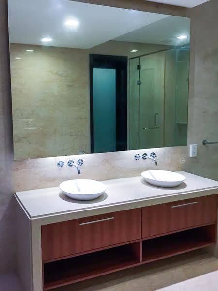 Straits Quay (The Suites at Waterside) untuk Untuk Disewa - RM 4,500 /bulan, Apr 2026 - Bathroom - PropertyGuru.com.my