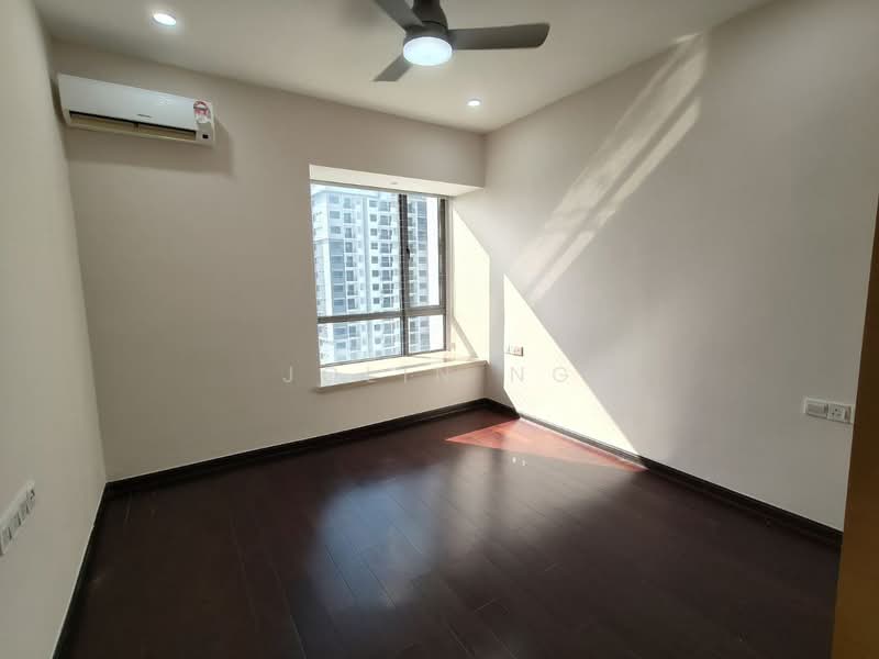 Service Residence for Sale at R&F Princess Cove Phase 1 - Jolin Ng - Bedroom - PropertyGuru.com.my