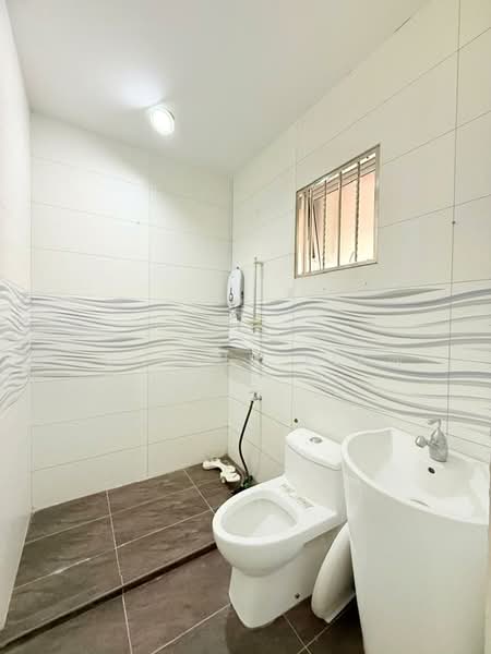 Semi-Detached House for Sale in Kota Kinabalu (Sabah) - Vui Onn Liaw - Bathroom - PropertyGuru.com.my