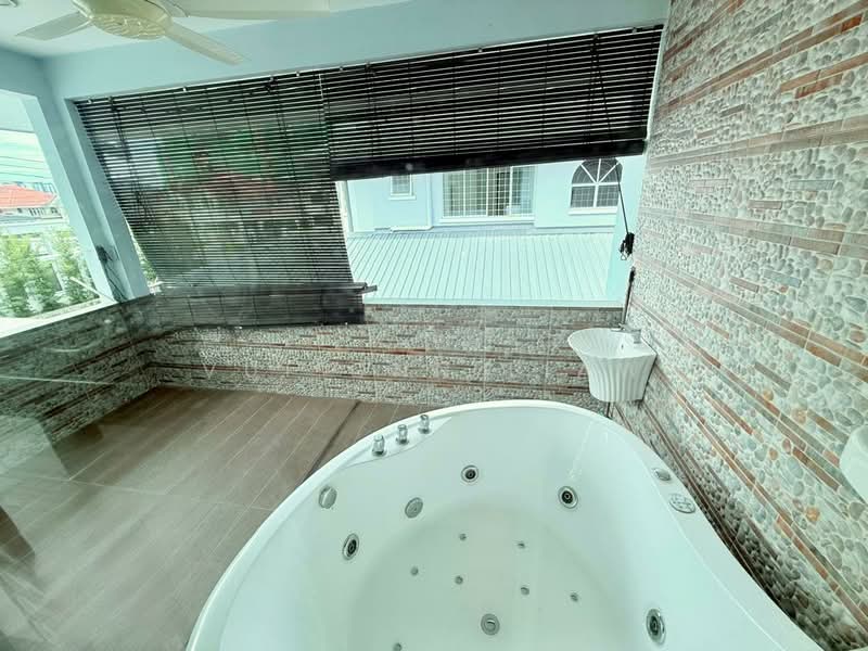 Semi-Detached House for Sale in Kota Kinabalu (Sabah) - Vui Onn Liaw - Bathroom - PropertyGuru.com.my