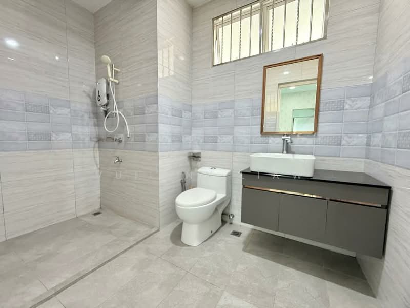 Semi-Detached House for Sale in Kota Kinabalu (Sabah) - Vui Onn Liaw - Bathroom - PropertyGuru.com.my