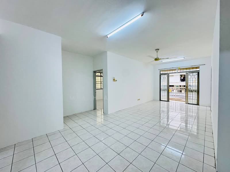 Platinum Hill PV 3 untuk Untuk Dijual - RM 390,000, Feb 2026 - Living Room - PropertyGuru.com.my