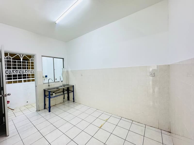 Platinum Hill PV 3 untuk Untuk Dijual - RM 390,000, Feb 2026 - Kitchen - PropertyGuru.com.my