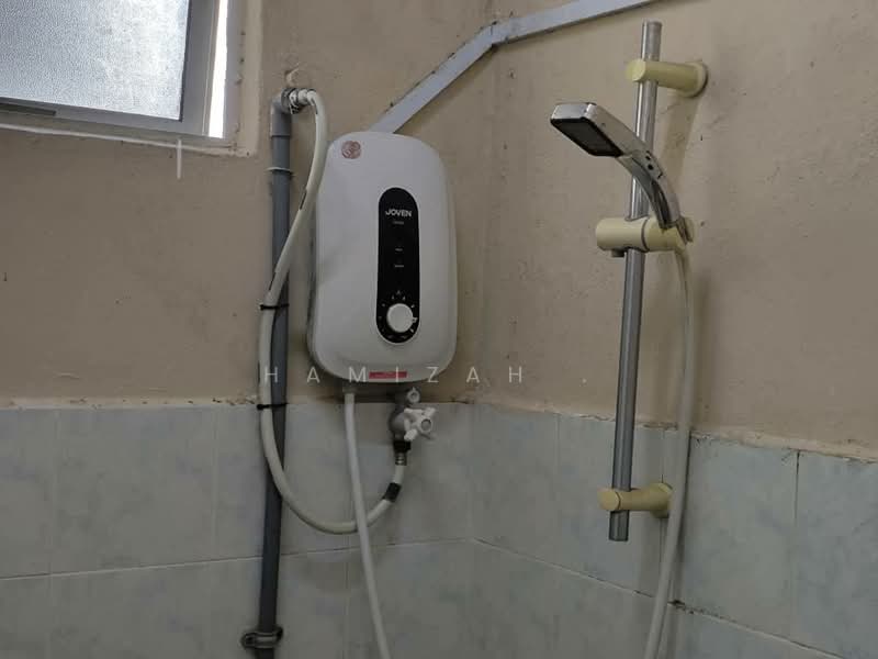 Apartment for Sale at Pangsapuri Lagoon Perdana - Hamizah . - PropertyGuru.com.my