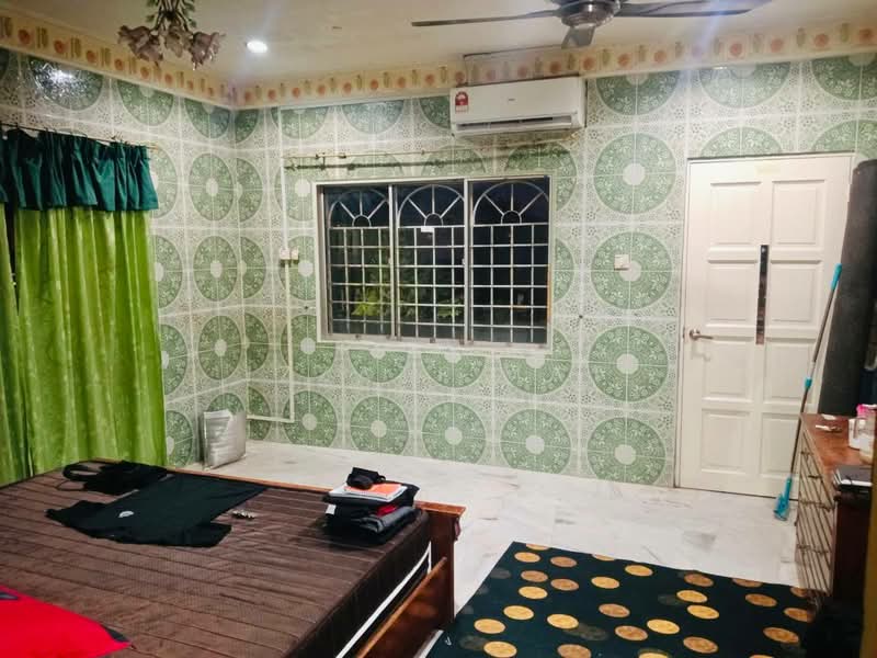 Taman Rakan Sungai Long Cheras untuk Untuk Dijual - RM 610,000, Feb 2026 - Bedroom - PropertyGuru.com.my