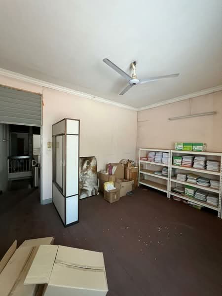 Jelutong Jalan Free School Shophouse untuk Untuk Disewa - RM 3,900 /bulan, Feb 2026 - Interior - PropertyGuru.com.my