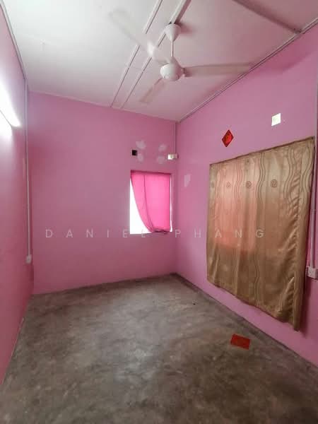 Jelutong 2 storey Shop or Office use at Jalan Free School untuk Untuk Disewa - RM 3,200 /bulan, Feb 2026 - Interior - PropertyGuru.com.my