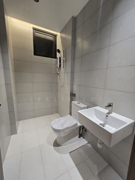 Service Residence for Sale at Docklands Residence - Leslie Loi - Bathroom - PropertyGuru.com.my