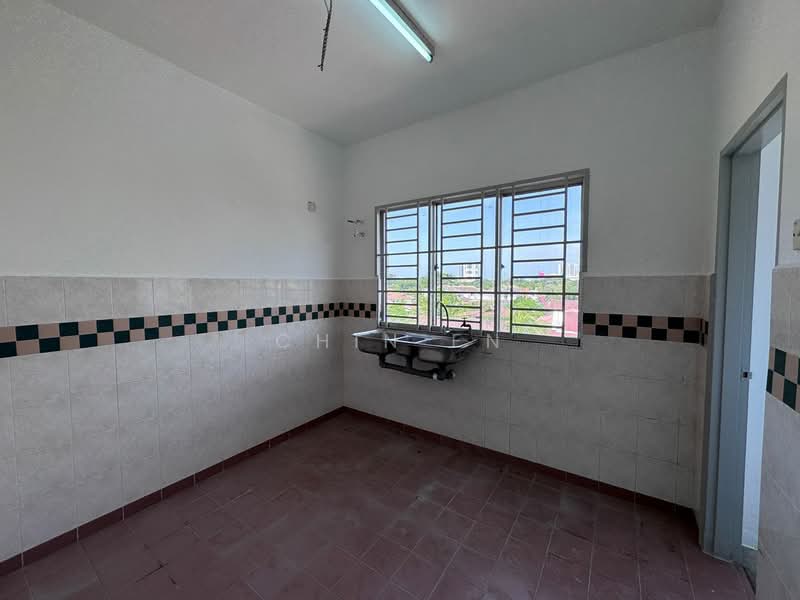 Flat for Sale at Pangsapuri Mata Kuching ( Flat ) - CHIN FN - Kitchen - PropertyGuru.com.my