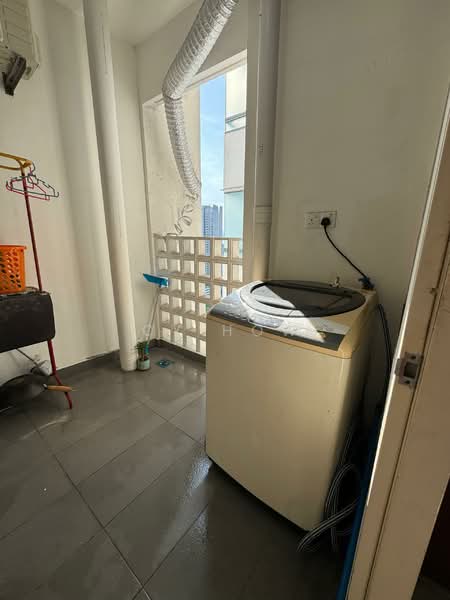 Service Residence for Rent at Woodsbury Suites - CY How - Balcony - PropertyGuru.com.my