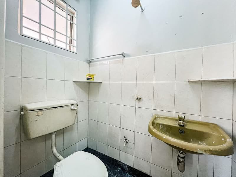 Apartment for Sale at Golden Villa - Azri Zabidin - Bathroom - PropertyGuru.com.my