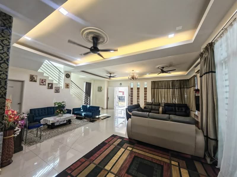 Bungalow for Sale in Taman Senawang Perdana (Senawang) - Azrul Othman - Living Room - PropertyGuru.com.my