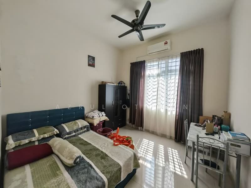 Bungalow for Sale in Taman Senawang Perdana (Senawang) - Azrul Othman - Bedroom - PropertyGuru.com.my