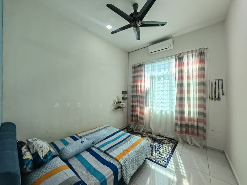 Bungalow for Sale in Taman Senawang Perdana (Senawang) - Azrul Othman - Bedroom - PropertyGuru.com.my