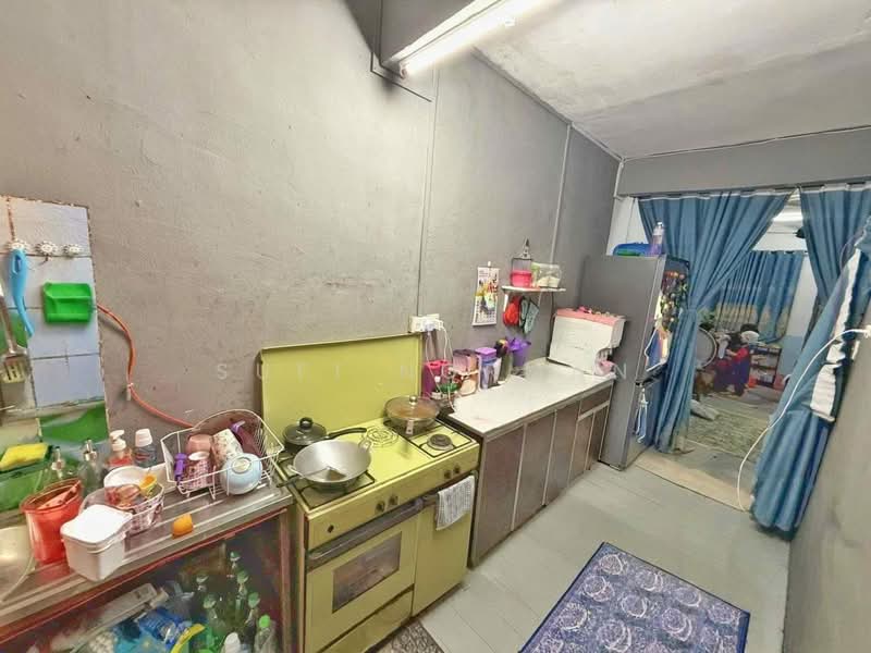 2-storey Terraced House for Sale in Bandar Seri Alam (Masai) - Sufi Norman - Kitchen - PropertyGuru.com.my