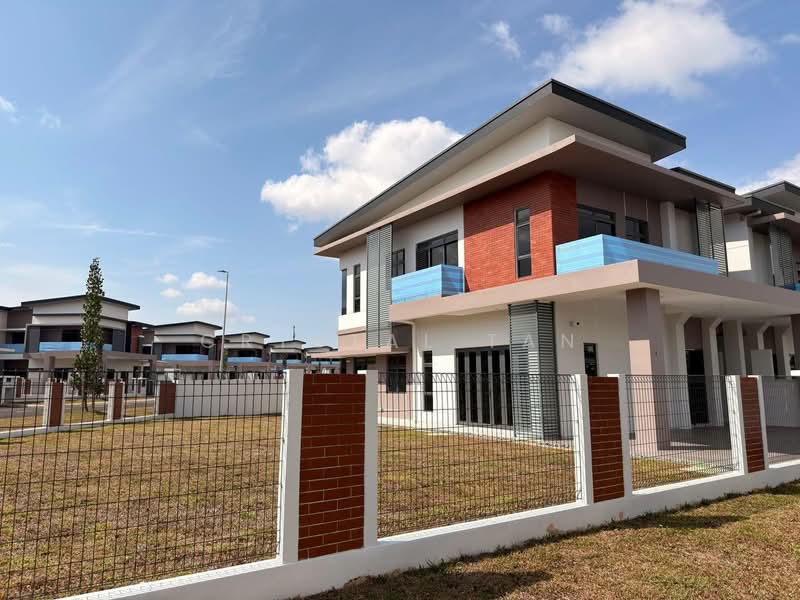 Semi-Detached House for Sale in Bandar Uda Utama (Johor Bahru) - Crystal Tan - Exterior - PropertyGuru.com.my