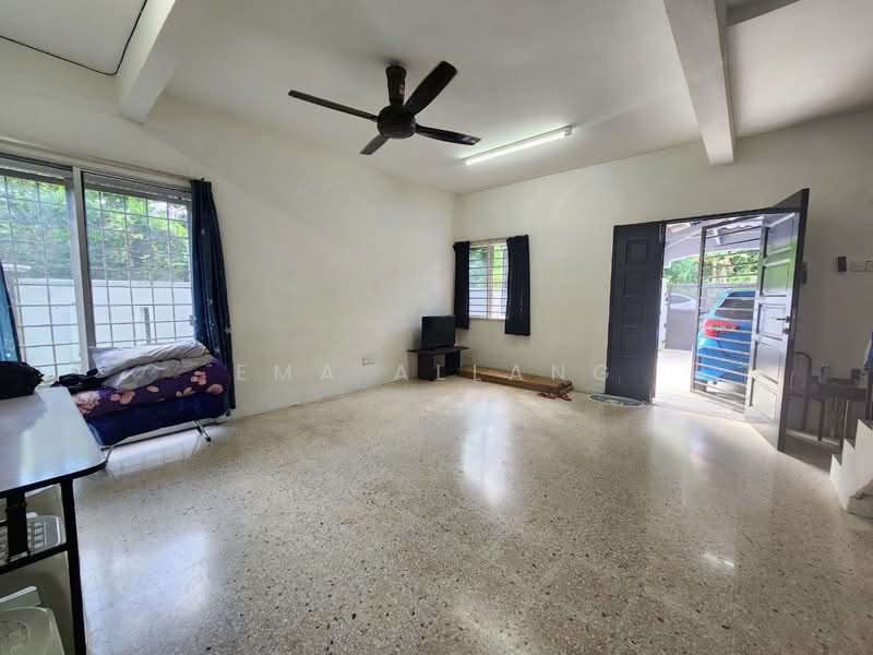 Taman Seri Cheras Jaya untuk Untuk Dijual - RM 430,000, Feb 2026 - Living Room - PropertyGuru.com.my