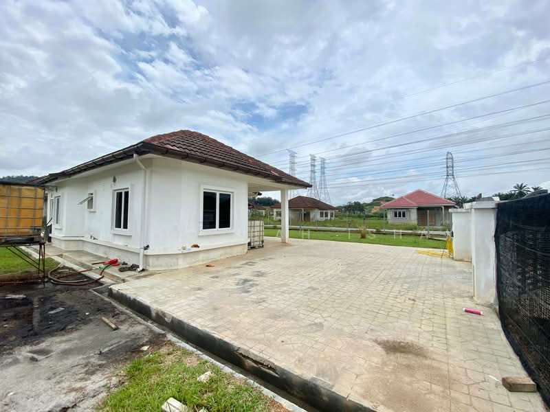 Bungalow with huge land Sungai Choh untuk Untuk Dijual - RM 438,000, Feb 2026 - Exterior - PropertyGuru.com.my