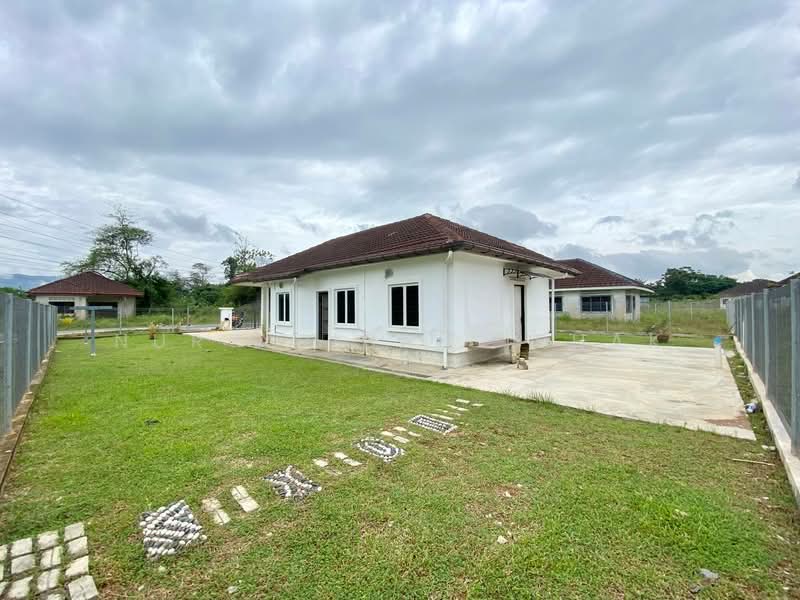 Bungalow with huge land Sungai Choh untuk Untuk Dijual - RM 438,000, Feb 2026 - Exterior - PropertyGuru.com.my