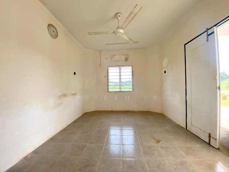Bungalow with huge land Sungai Choh untuk Untuk Dijual - RM 438,000, Feb 2026 - Interior - PropertyGuru.com.my