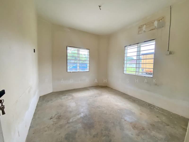 Bungalow with huge land Sungai Choh untuk Untuk Dijual - RM 438,000, Feb 2026 - Interior - PropertyGuru.com.my