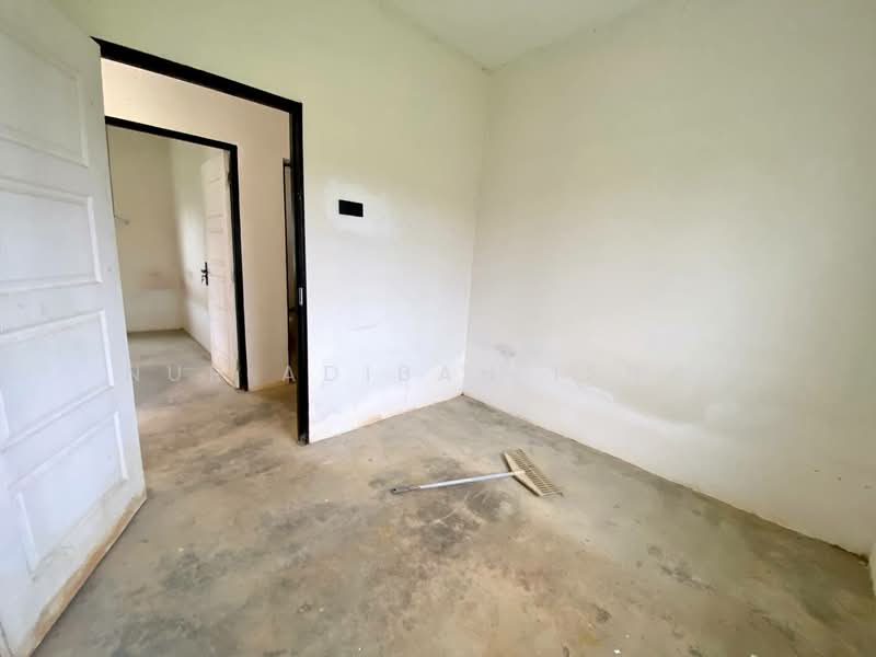 Bungalow with huge land Sungai Choh untuk Untuk Dijual - RM 438,000, Feb 2026 - Interior - PropertyGuru.com.my