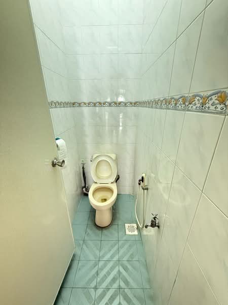 2-storey Terraced House for Sale in Taman Pelangi (Johor Bahru) - Winson Tan - Bathroom - PropertyGuru.com.my