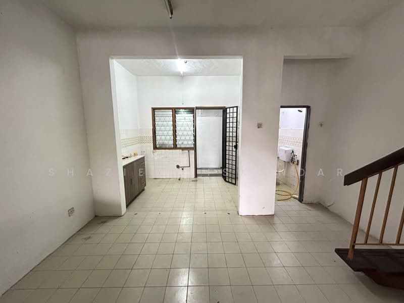 2-storey Terraced House for Sale in Batu Caves (Selangor) - Shaziery Iskandar - Kitchen - PropertyGuru.com.my
