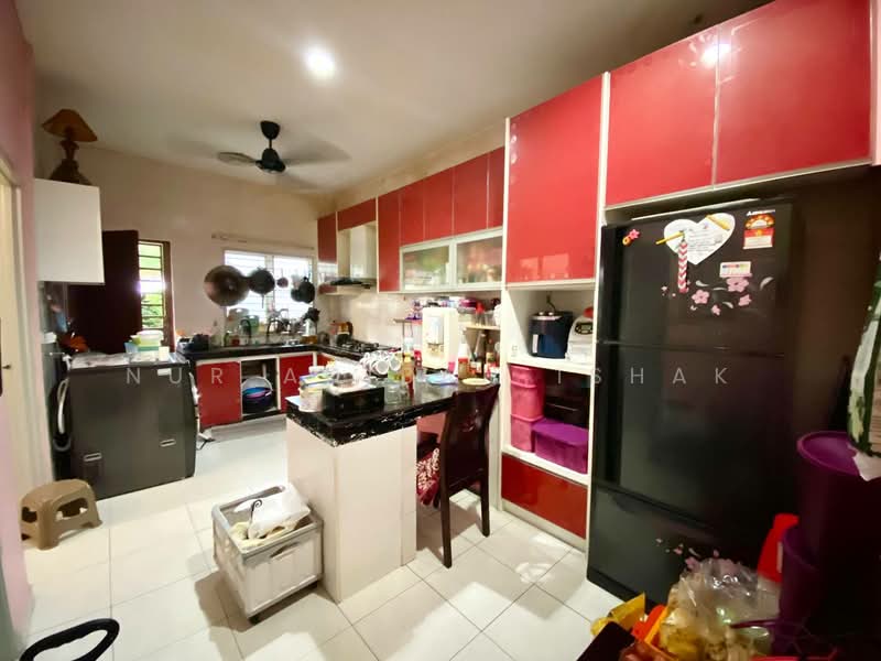 Renovated & extended terrace Taman Raja Tun Uda untuk Untuk Dijual - RM 390,000, Feb 2026 - Kitchen - PropertyGuru.com.my