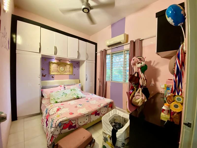 Renovated & extended terrace Taman Raja Tun Uda untuk Untuk Dijual - RM 390,000, Feb 2026 - Bedroom - PropertyGuru.com.my